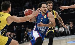 Anadolu Efes, Fenerbahçe'yi mağlup etti