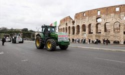 İtalyan çiftçilerden Roma'da sembolik protesto konvoyu