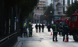 Atina'da Çalışma Bakanlığı önünde patlayan bomba hasara yol açtı