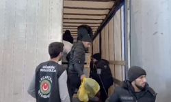 İpsala’da iki tırda 51 göçmen yakalandı
