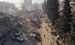 Depremde hayatını kaybedenler yurt genelinde anıldı