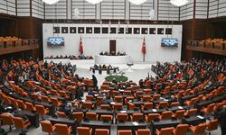Meclis'te yeni anayasa mesaisi sürüyor