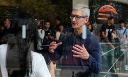 Çin’de Apple satışları düştü: Tim Cook Çin’e gitti