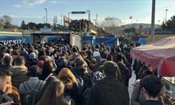 Altunizade'de metrobüs arızası nedeniyle yoğunluk oluştu