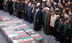 İsrail saldırısında ölen askerler için Tahran'da tören