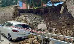 Üsküdar'da istinat duvarı çöktü