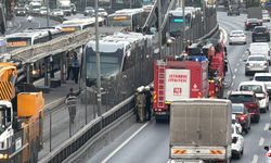 Avcılar'da metrobüste yangın