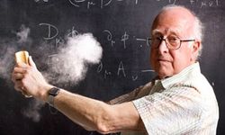 Higgs Bozonu'na adını vermişti: Fizikçi Peter Higgs hayatını kaybetti