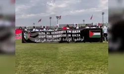 Palestino futbol kulübü sahaya "Gazze'de soykırımı durdurun" pankartıyla çıktı