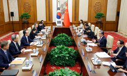 Wang Yi K.C. Dışişleri Bakanıyla görüştü