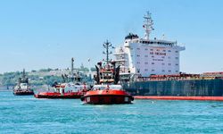 Karaya oturan yük gemisi kurtarıldı