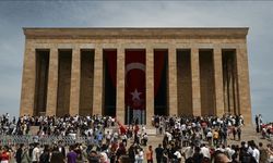 Anıtkabir'e 19 Mayıs'ta ziyaretçi akını