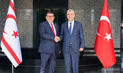 Bakan Bolat, KKTC Maliye Bakanı Berova ile bir araya geldi