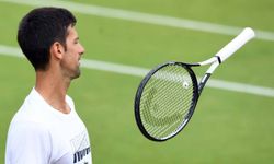 Novak Djokovic'in kafasına termos isabet etti