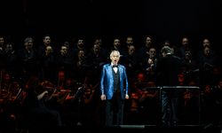 Ünlü İtalyan tenor, söz yazarı ve besteci Andrea Bocelli, İstanbul'da konser verdi