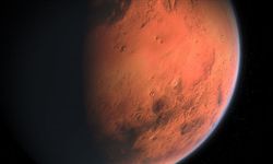 Mars'ta 60 olimpik yüzme havuzu büyüklüğünde donmuş su keşfedildi