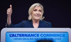 Fransa seçimlerinde ilk tur: Le Pen zirvede, Macron üçüncü sırada