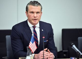 ABD Savunma Bakanı Hegseth’ten İran uyarısı: “Tüm seçenekler masada”