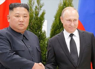 Kim'den Putin'e tebrik mesajı: Daha mükemmel bir gelecek bekliyoruz