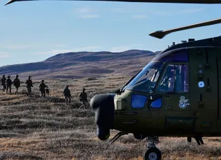 İngiltere ve Almanya asker gönderiyor! AB ve ABD arasında Grönland mücadelesi