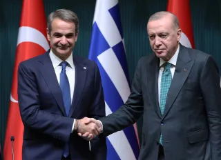 Erdoğan ve Miçotakis’ten diyalog mesajı: “Sorunlar uluslararası hukukla çözülebilir”