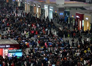 Çin’de Bahar Bayramı rekoru: Ülke içinde 1,4 milyar yolculuk