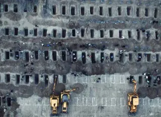 ABD-İsrail saldırısında ölen 160 çocuğun mezarı böyle görüntülendi