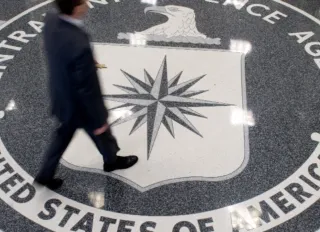 Pentagon'da şok skandal: Flört tuzağına düşen komutan devlet sırlarını ifşa etti