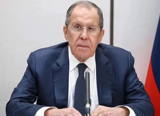 Lavrov: Avrupa'daki ordular Nazi bayrağı altında birleştirilmeye çalışılıyor