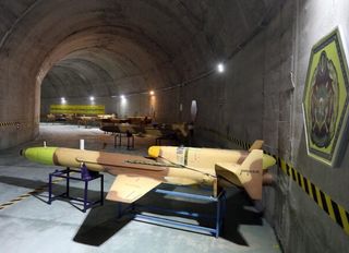 ABD istihbarat raporu: İran askeri altyapısını beklenenden daha hızlı inşa ediyor