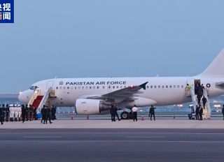 Pakistan Başbakanı Şerif Çin'de: Temaslarına bugün başlıyor