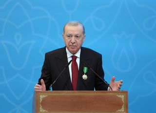 Erdoğan'dan ''Orta Koridor'' vurgusu! Yeni köprüler inşa etmekte kararlıyız
