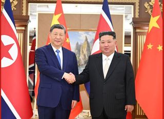 Xi Jinping, Pyongyang’da Kim Jong Un’la görüştü