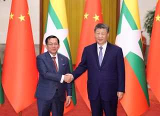 Xi Jinping, Myanmar Cumhurbaşkanı Min Aung Hlaing ile bir araya geldi