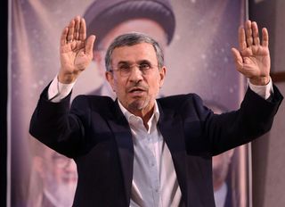 "Önce öldü dediler, şimdi ev hapsinde": Ahmedinejad'dan sert yalanlama