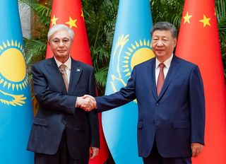 Xi Jinping ve Tokayev bir araya geldi