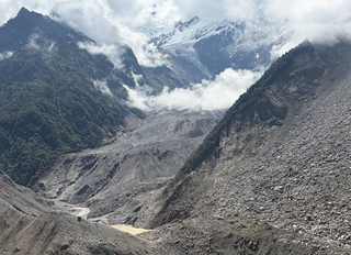 Uzmanlar zincirleme felakete dikkat çekti: Himalayalar’daki sel nasıl meydana geldi?