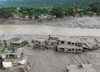 Nepal’de heyelan felaketi: Yüzlerce ölü, binden fazla kayıp! Xi’den seferberlik talimatı