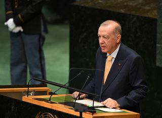 Erdoğan, Newsweek'e konuştu: Türkiye'ye 'Batı mı, Doğu mu?' dayatmasını doğru bulmuyoruz