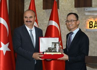 Çin'in Ankara Büyükelçisi Jiang Xuebin Batman'da ziyaretlerde bulundu