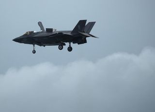 İran’dan ABD üssüne ağır misilleme! Çok sayıda F-15 hasar gördü