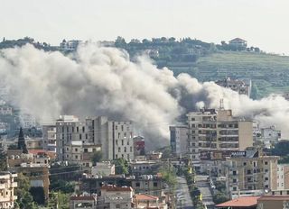 İsrail'den Lübnan'a yeni saldırı dalgası: Evleri ateşe verdi