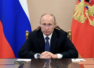 Putin: Rusya seçimlerini sekteye uğratma girişimleri başarısız oldu