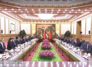 Xi, Togo Bakanlar Kurulu Başkanı Gnassingbe’yi kabul etti