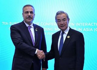 Wang Yi ile Hakan Fidan görüştü: Çin-Türkiye ilişkileri yeni seviyeye taşınacak