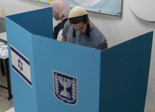 İsrail sandık başında: Netanyahu'nun siyasi geleceği oylanıyor