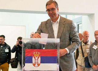 Sırbistan'da 12 yıllık Vucic dönemi sona erdi