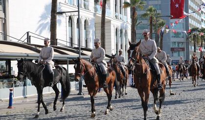 İzmir'in kurtuluşunun 102. yıl dönümü kutlandı