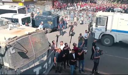 Diyarbakır’da miting için toplananların basın açıklaması yapmasına izin verildi