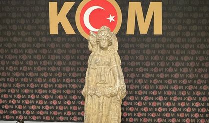 Şüphe üzerine durdurulan tırda 4 başlı Hekate heykeli ele geçirildi